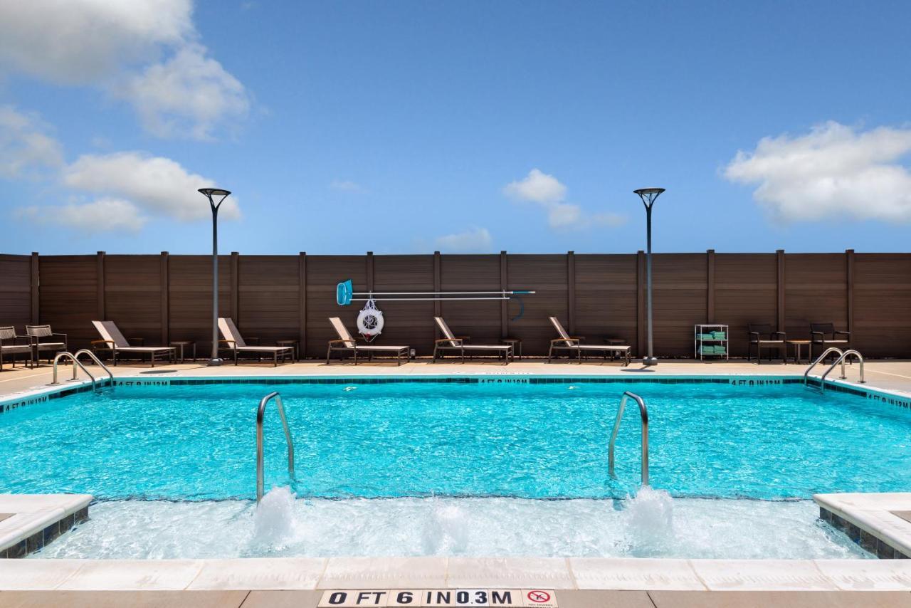 Courtyard By Marriott Charlotte Northlake Eksteriør billede