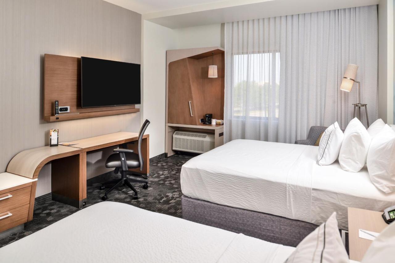 Courtyard By Marriott Charlotte Northlake Eksteriør billede