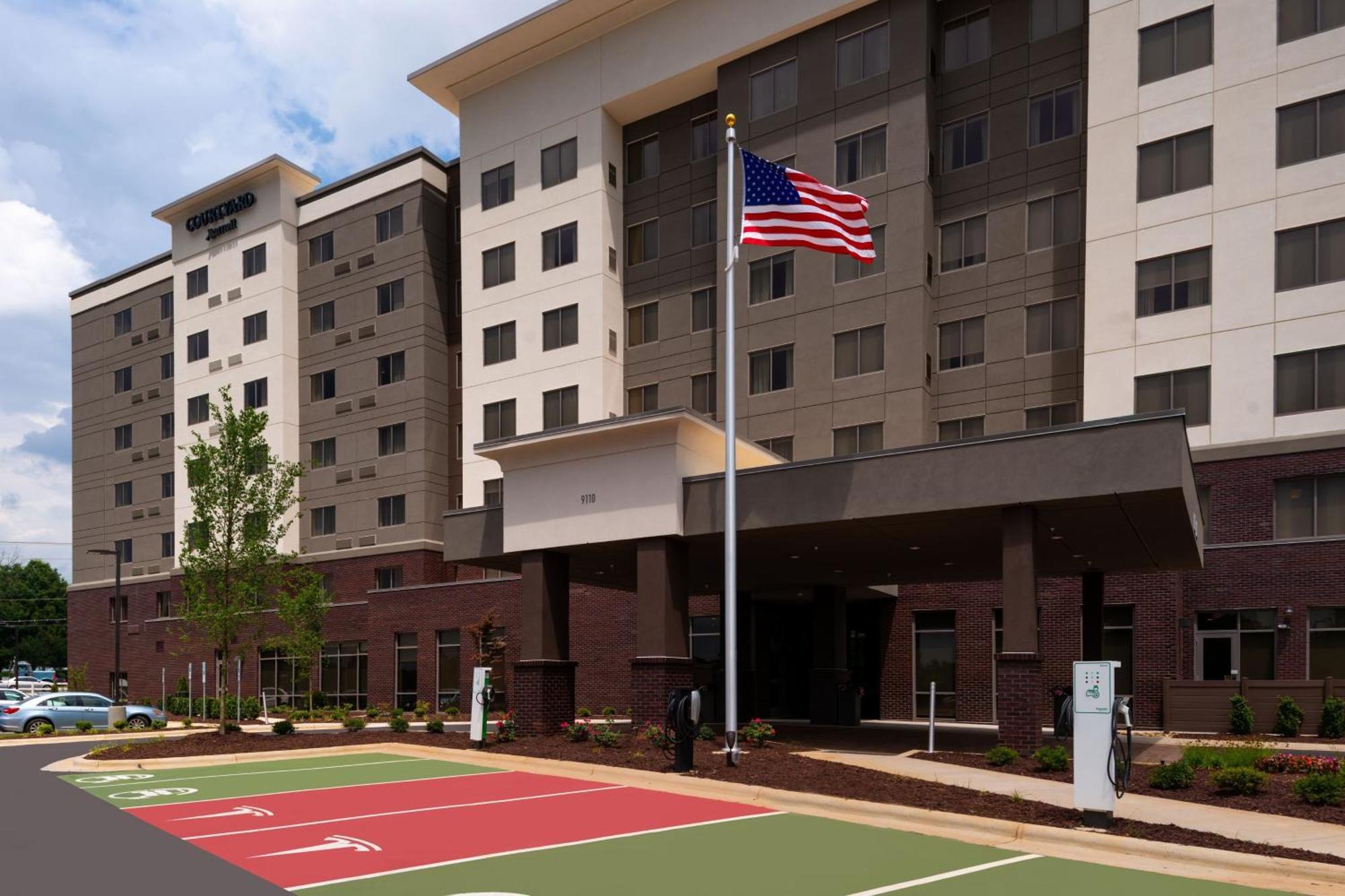 Courtyard By Marriott Charlotte Northlake Eksteriør billede