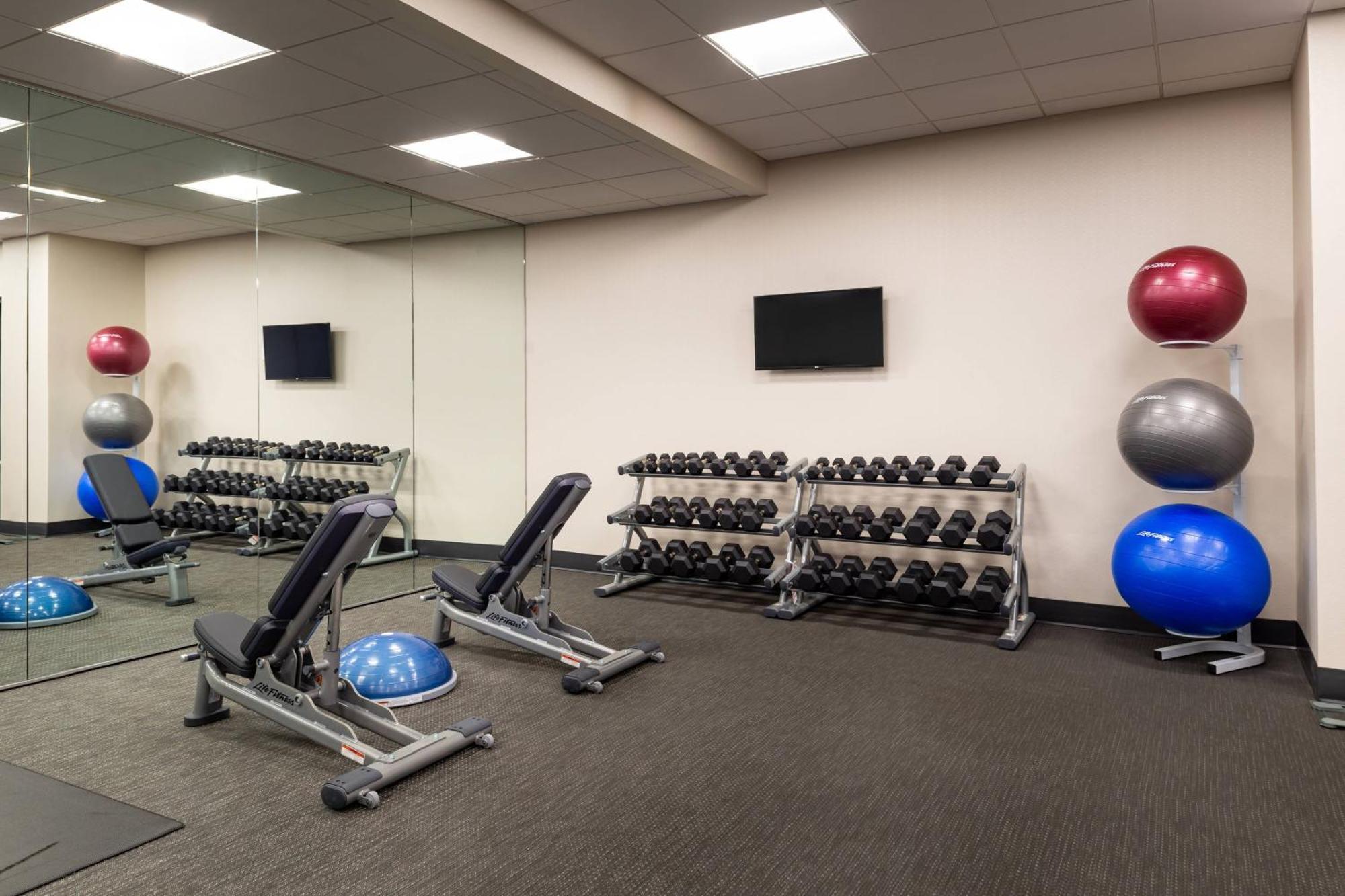 Courtyard By Marriott Charlotte Northlake Eksteriør billede