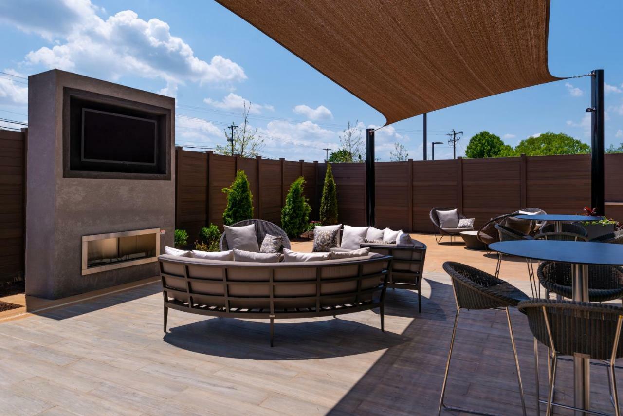 Courtyard By Marriott Charlotte Northlake Eksteriør billede